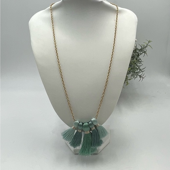 Miss Ivy Pearl Five Tassel Necklace Popsugar Blue Green Teal Gold Tone 24" NWOT - Picture 12 of 13